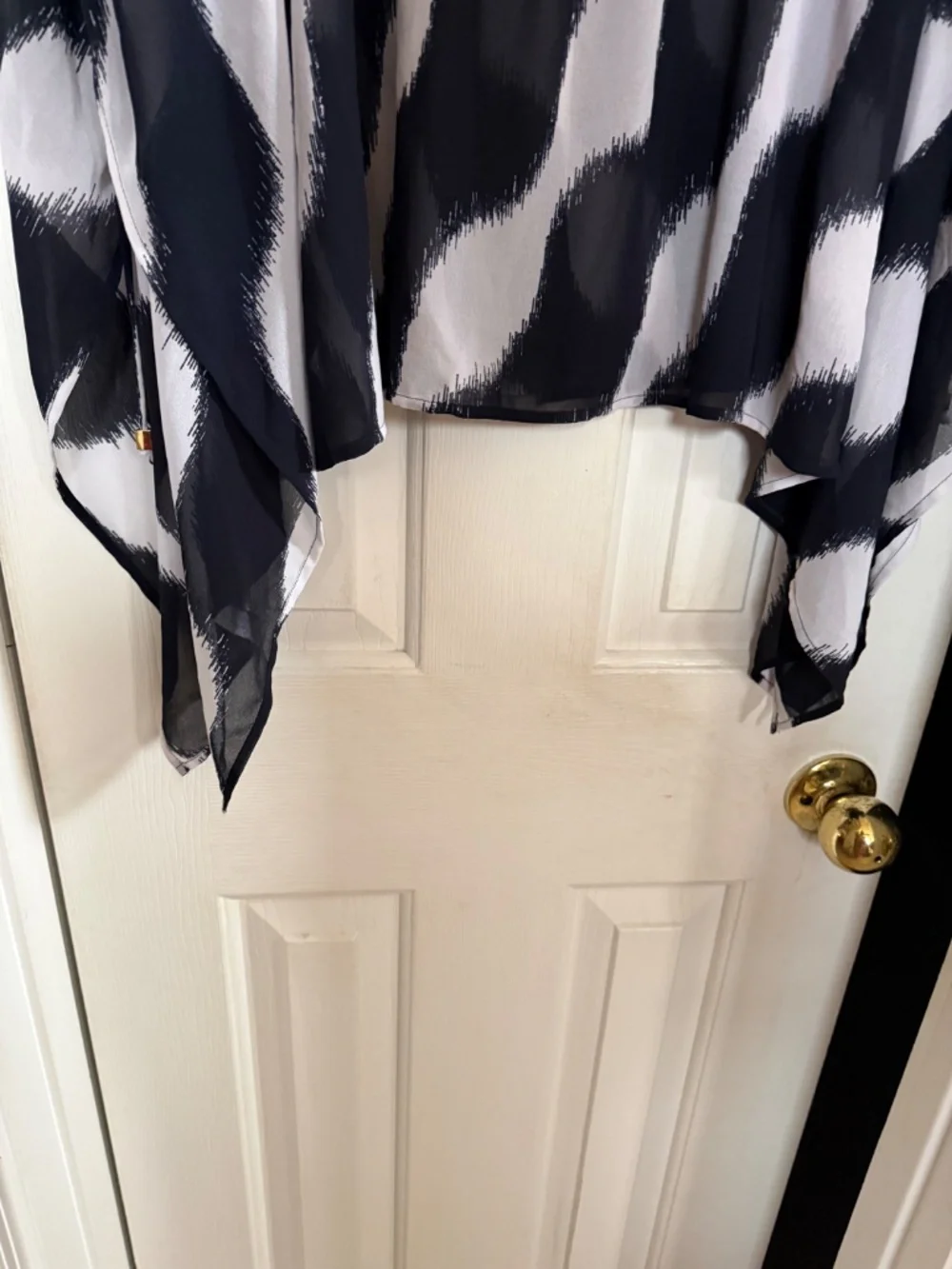 VERY Vintage:: Michael Kors Navy Blue and White top in size L/XL